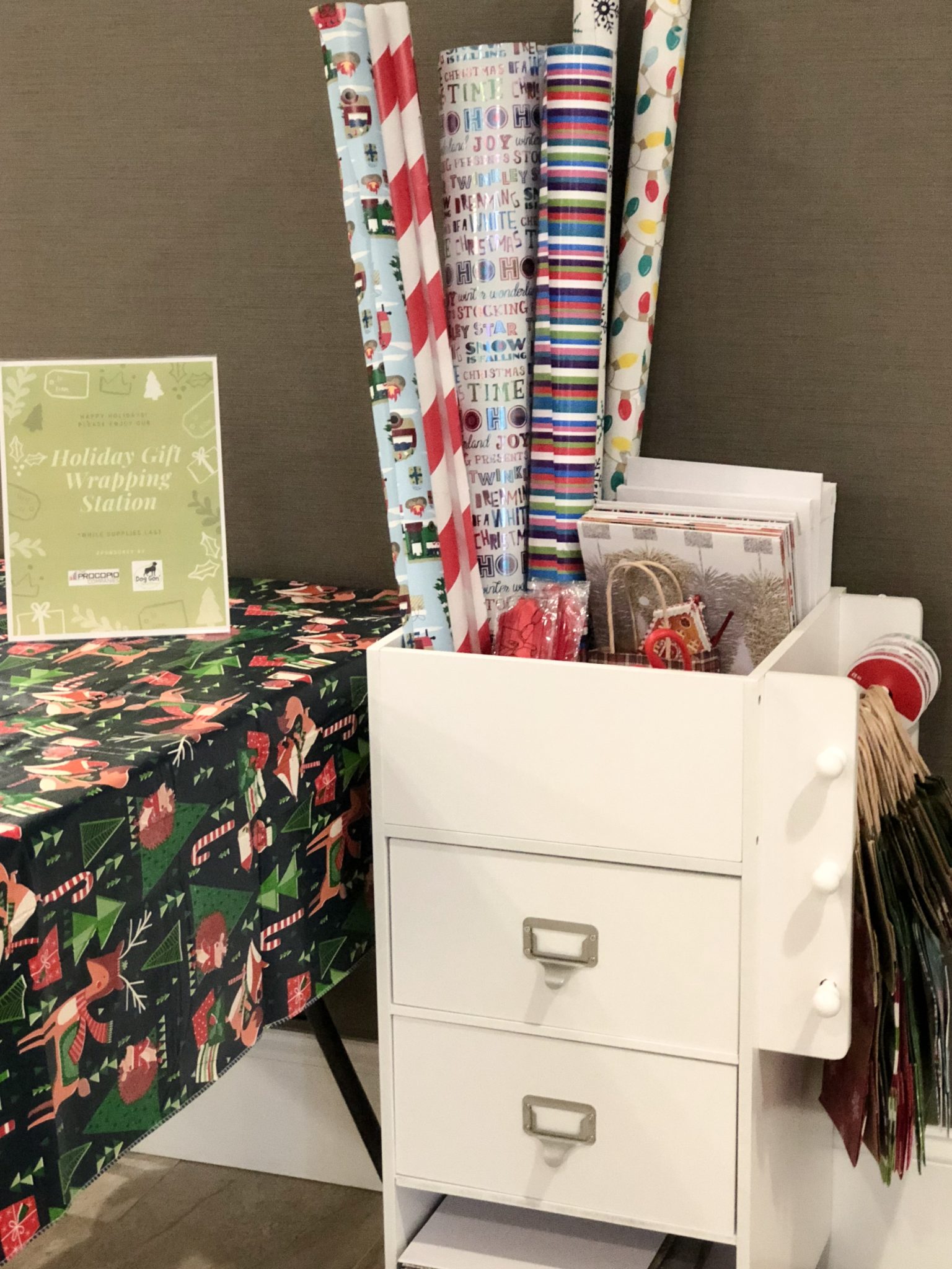 gift-wrapping-station-open-ironwood